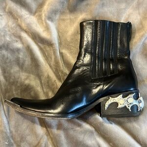 Donald Pliner women’s size 6.5 M black leather embellished boots